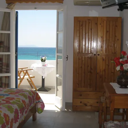 Aronis Naxos Daire Pláka